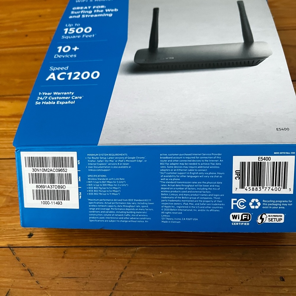 Linksys Dual Band WiFi Router - Picture 3 of 4